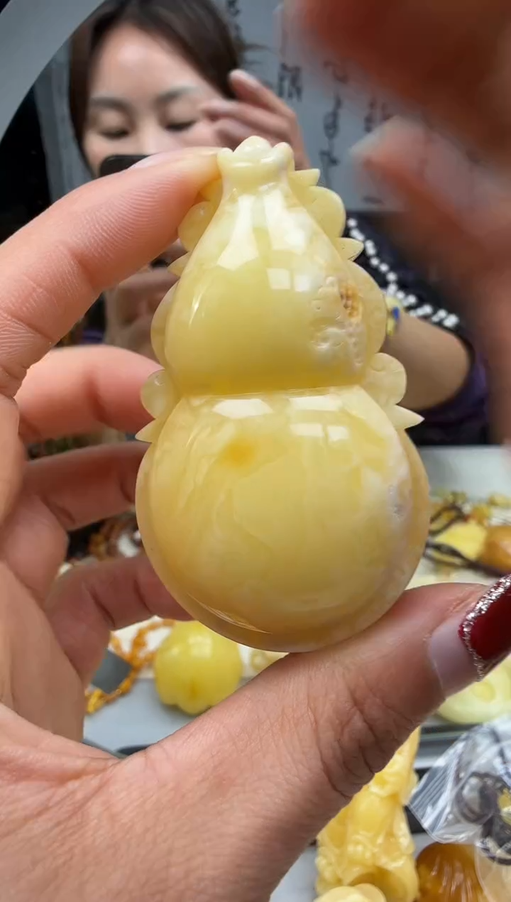 【闪购商品】琥珀裸石未镶嵌挂坠