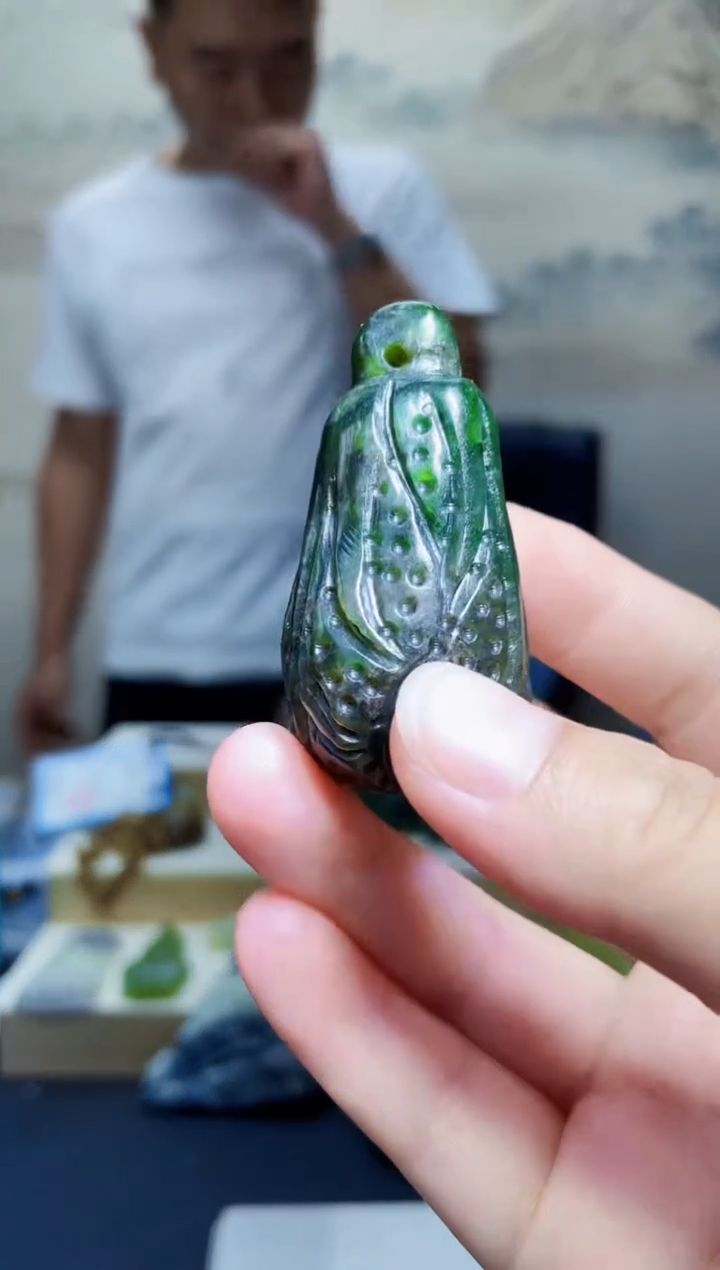 和田玉未镶嵌颈饰1