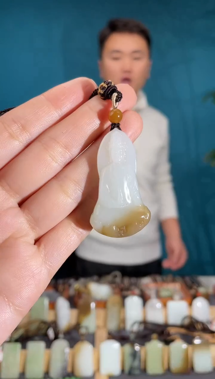 颈饰未镶嵌和田玉1