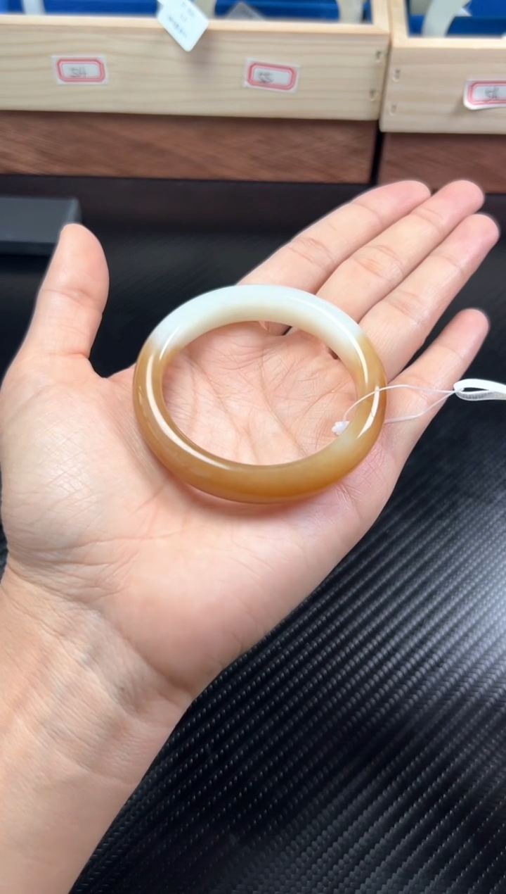 未镶嵌手镯和田玉氧*钠且末微色差金山51+Mmj