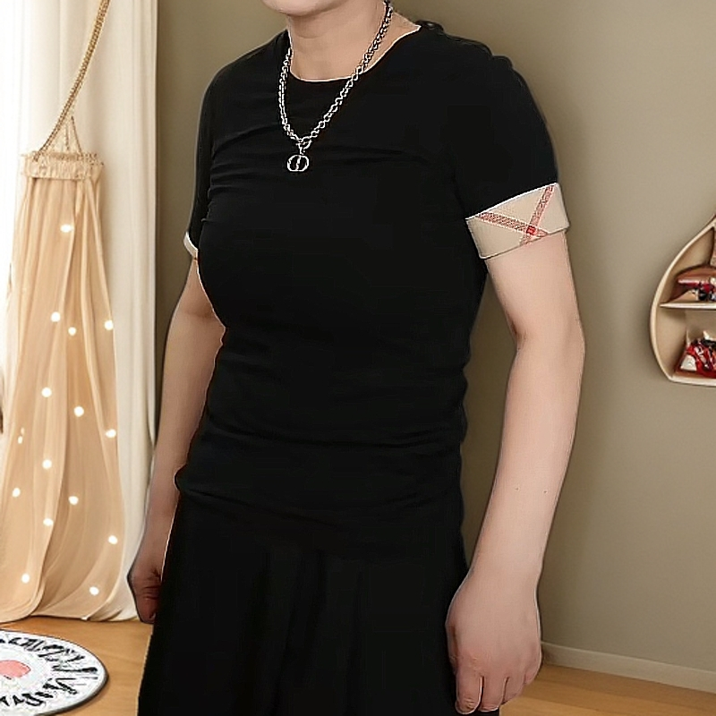 全新未使用 BURBERRY/博柏利 Burberry黑色女士圆领短袖T恤149658