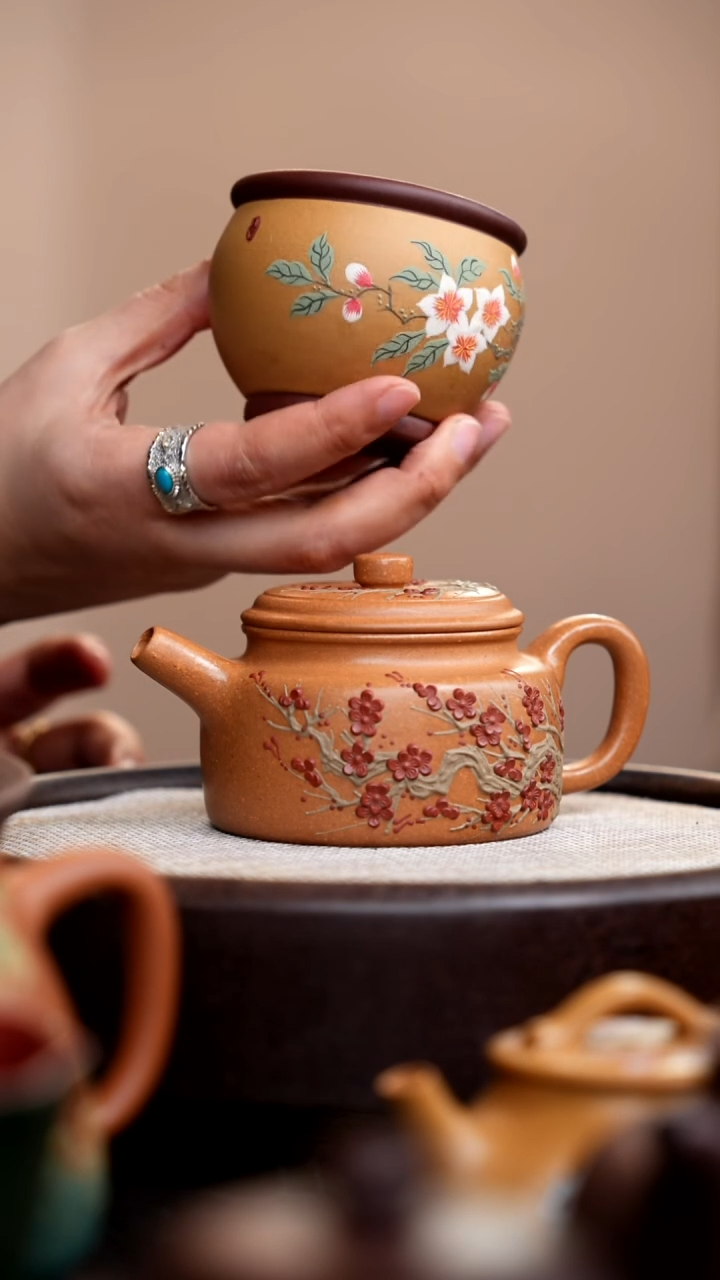 茶壶紫砂009   金砂段泥红梅德钟+杯