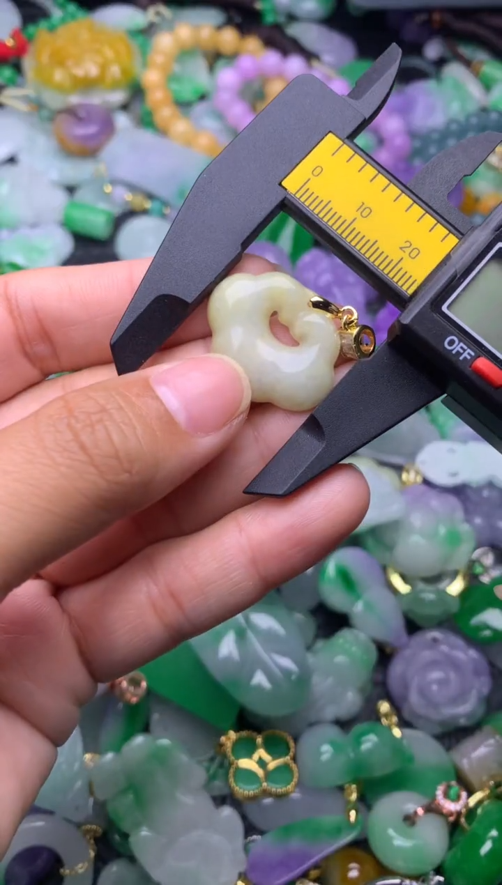 颈饰未镶嵌翡翠缅甸翡翠吊坠