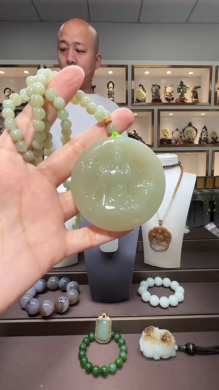 和田玉未镶嵌颈饰苏