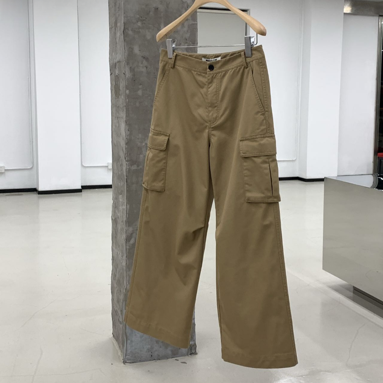 【茉舍】MANTRO ZERO 宽松百搭字母立体绣花工装裤 M5CPAT8082-1399