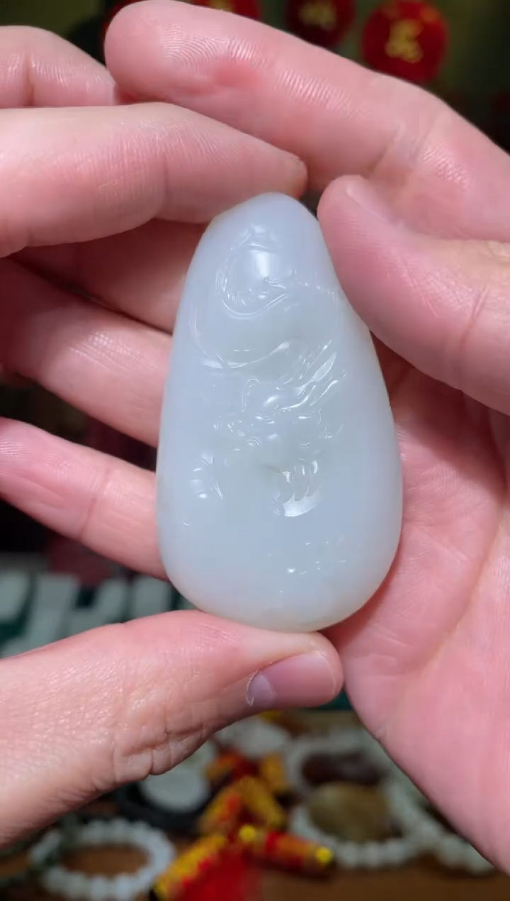 【闪购商品】和田玉吊坠(不含链)未镶嵌龙牌56g