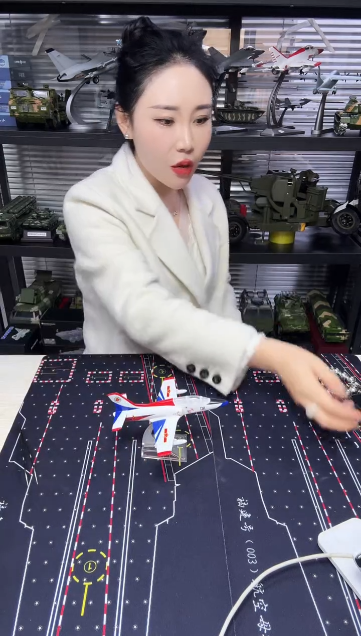1/72合金飞机模型小K8 