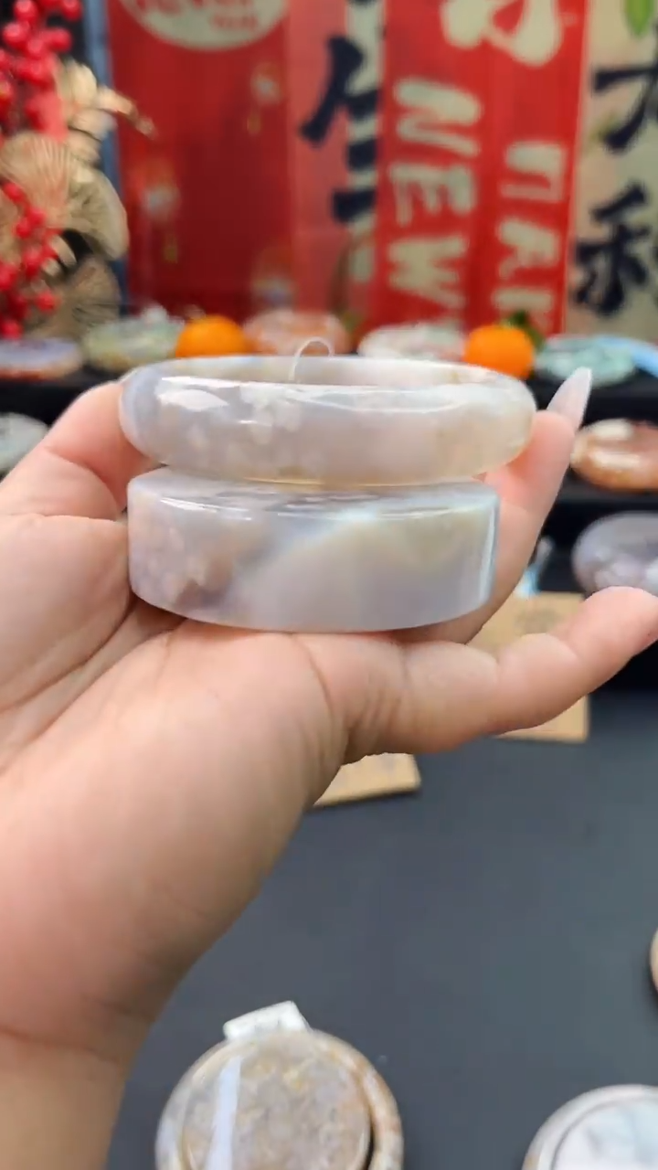 【闪购商品】石英质玉手镯未镶嵌赠送镯心（63圈口）无证书