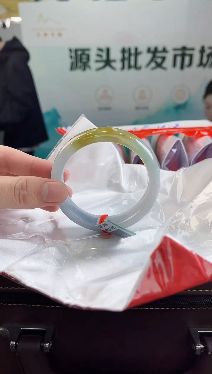 【闪购商品】翡翠手镯未镶嵌手镯