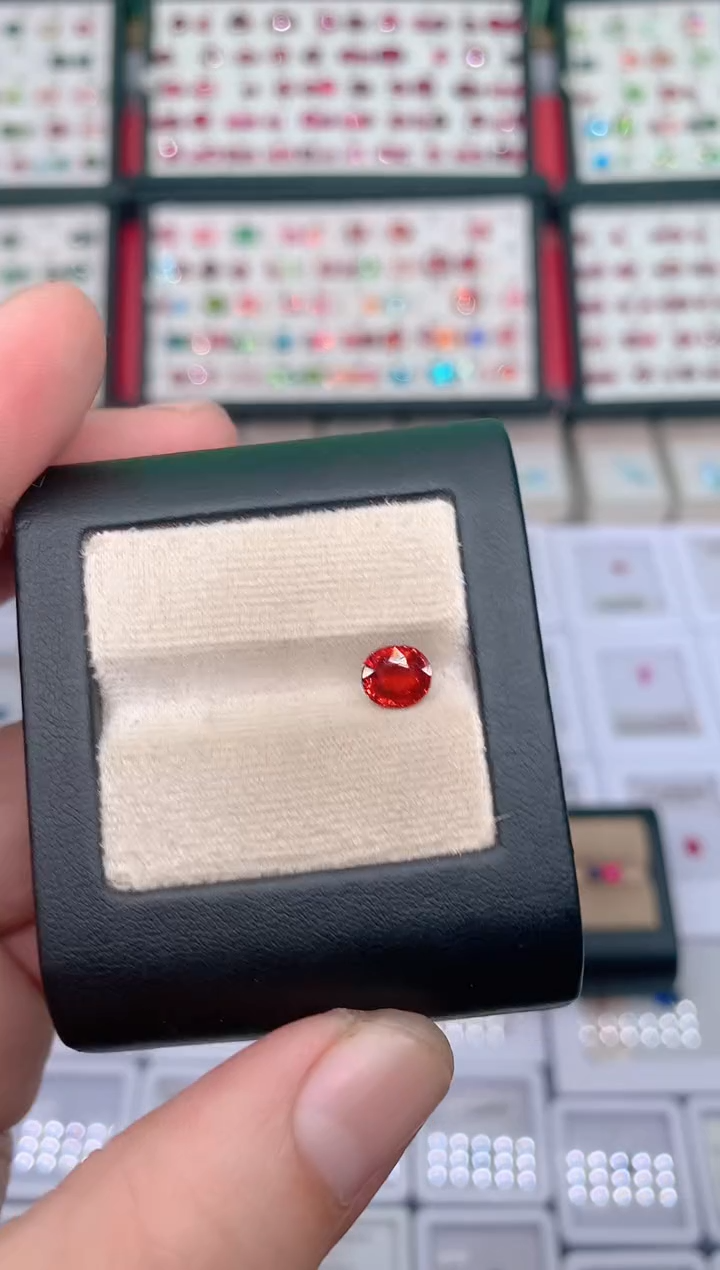 未镶嵌裸石石榴石1.59ct