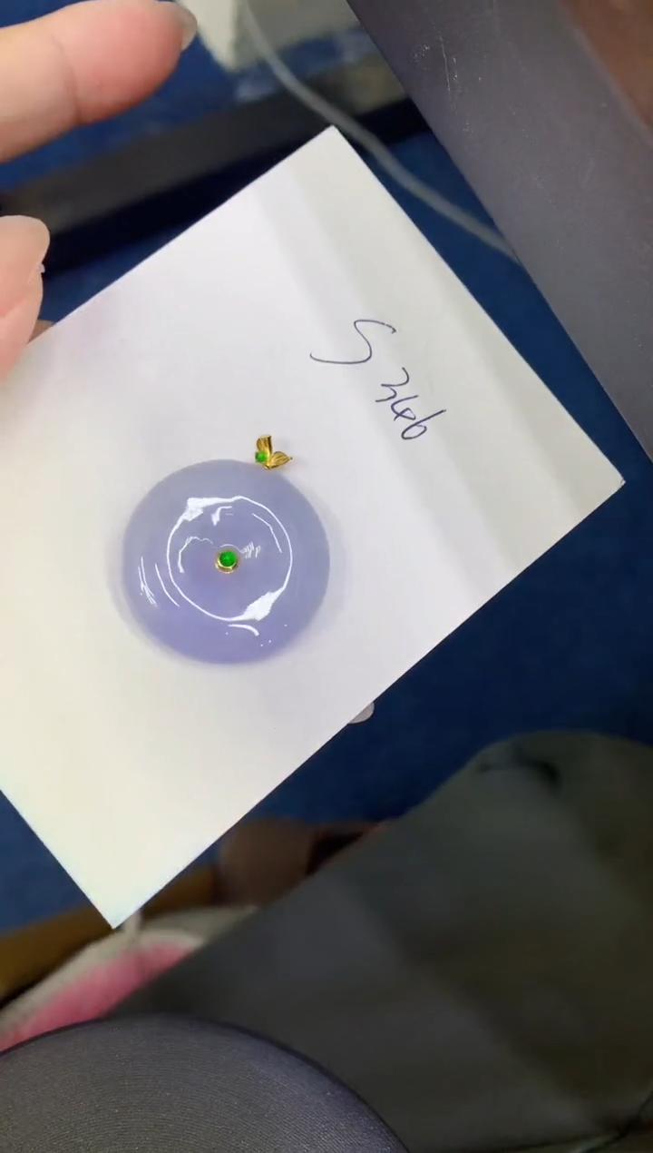 翡翠18K金镶嵌颈饰缅甸天然翡翠A货