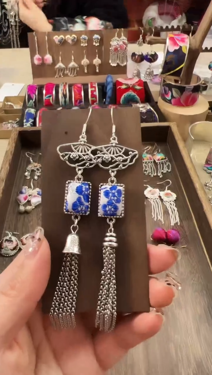 【闪购商品】织绣民族风老绣饰品526