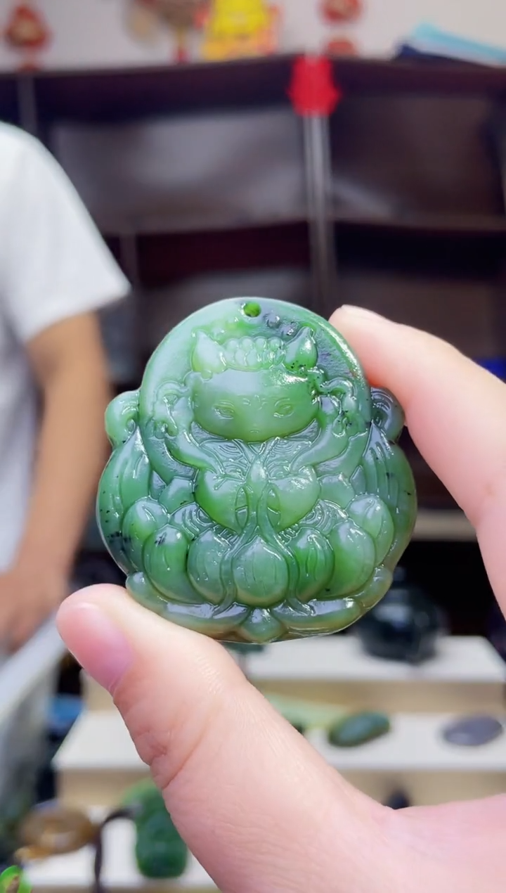 和田玉未镶嵌颈饰1