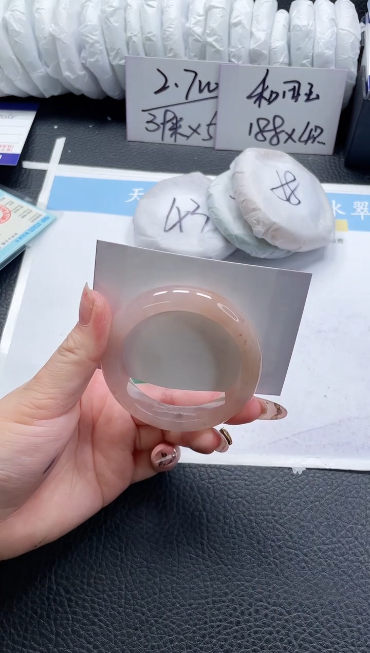 【闪购商品】石英质玉手镯未镶嵌358-51