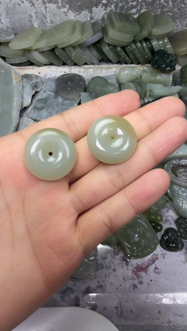 颈饰未镶嵌和田玉多样性发一件 平安扣