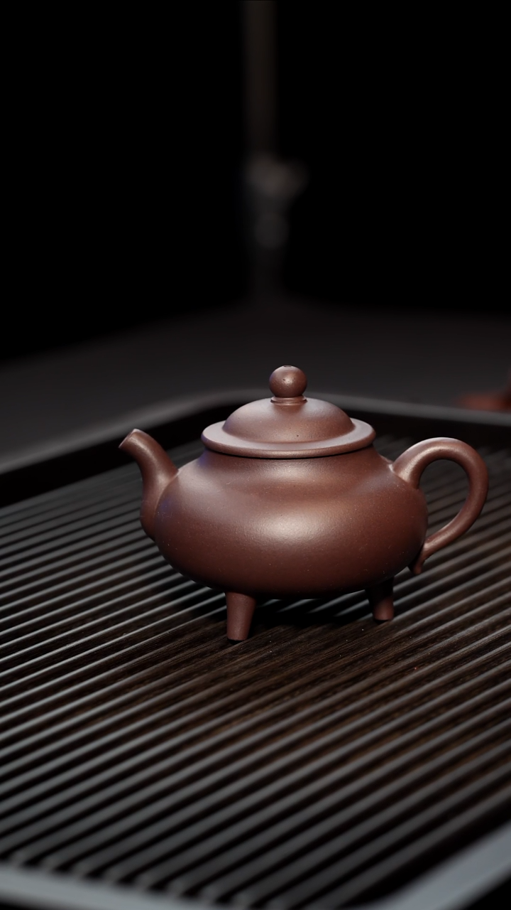 茶壶紫砂半手工紫泥三足儒鼎180cc