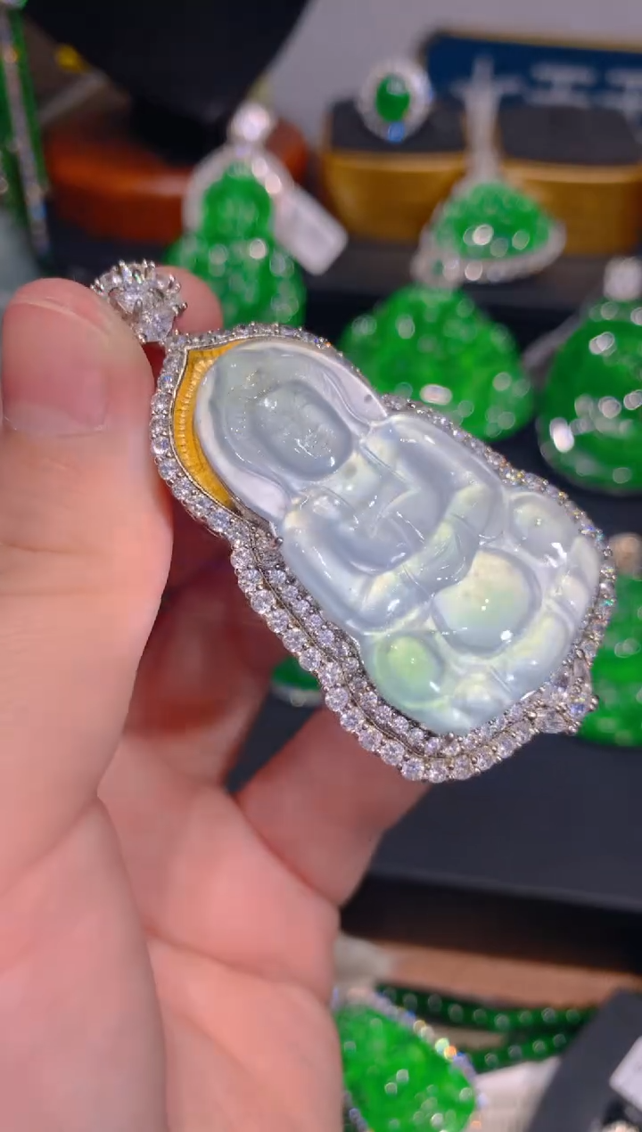 【闪购商品】翡翠颈饰未镶嵌86一季