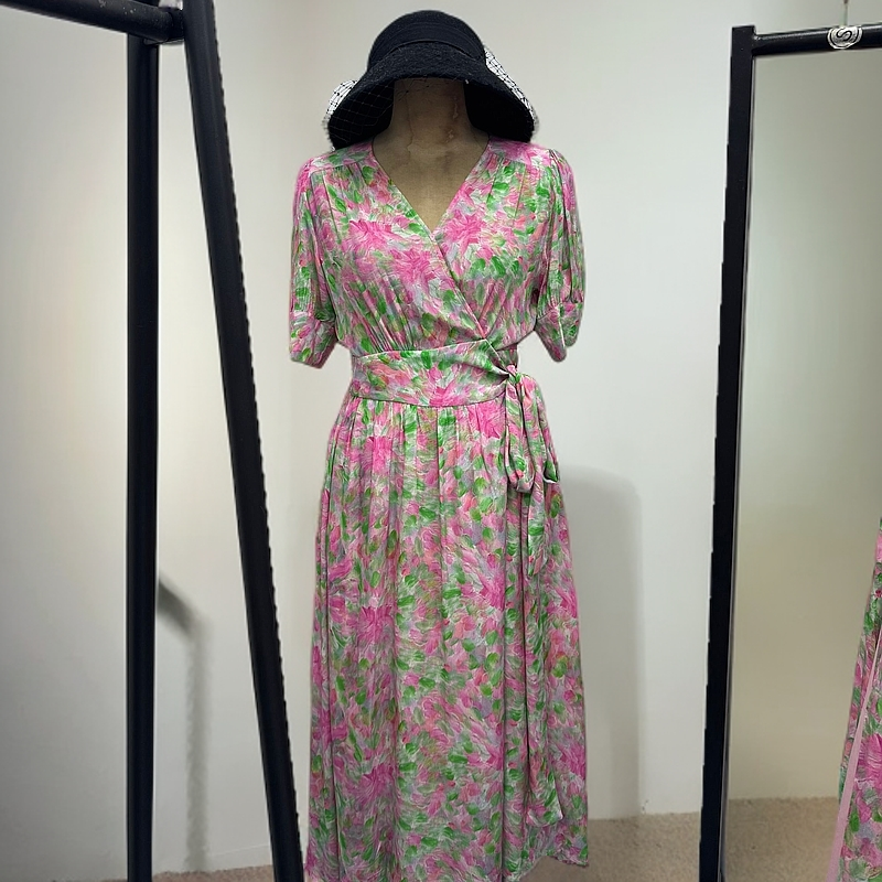 夏季新款：人丝花色连衣裙