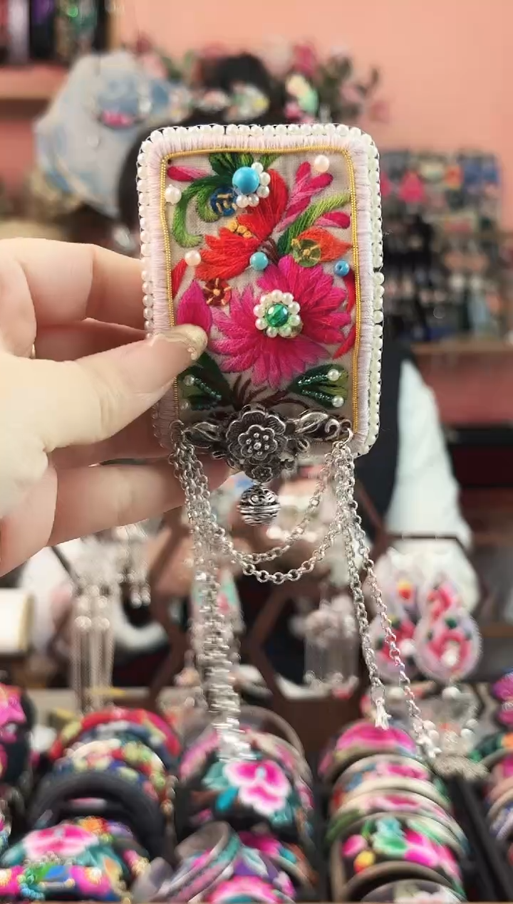 艺枝独绣手工饰品409