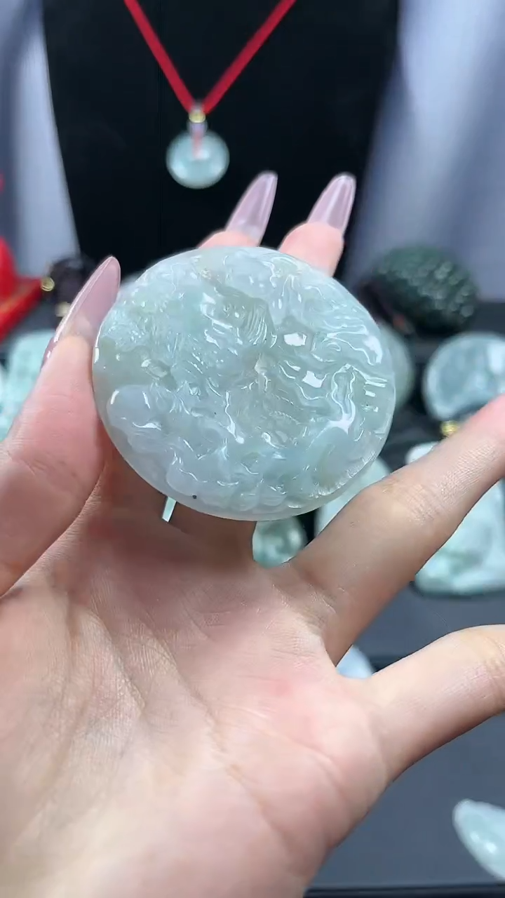 【闪购商品】翡翠颈饰未镶嵌山水牌