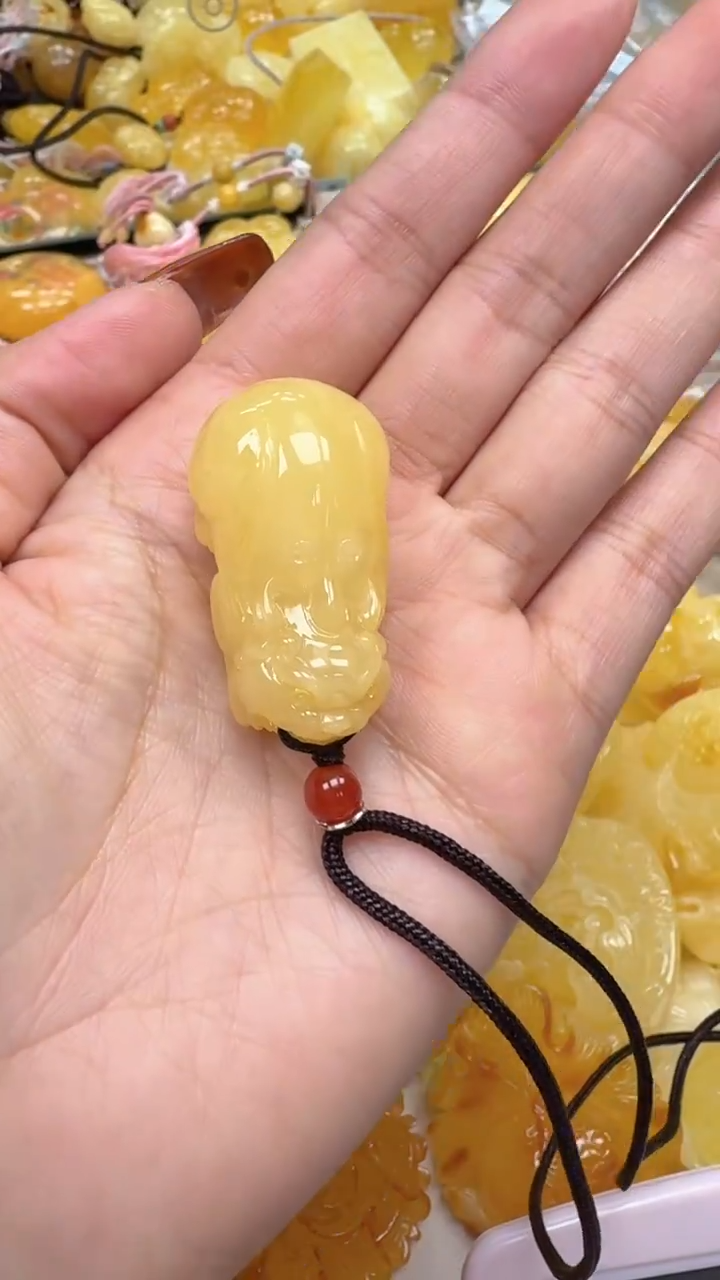 裸石琥珀未镶嵌如图