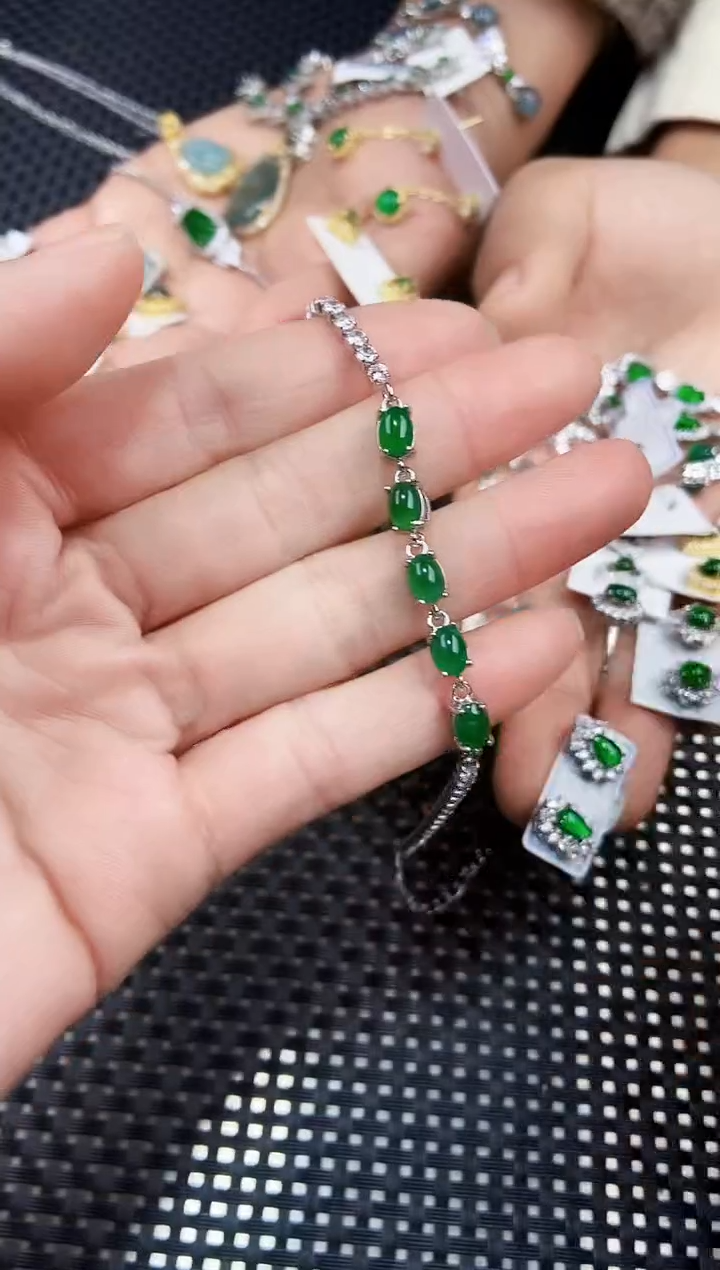 【闪购商品】翡翠手链未镶嵌111111111