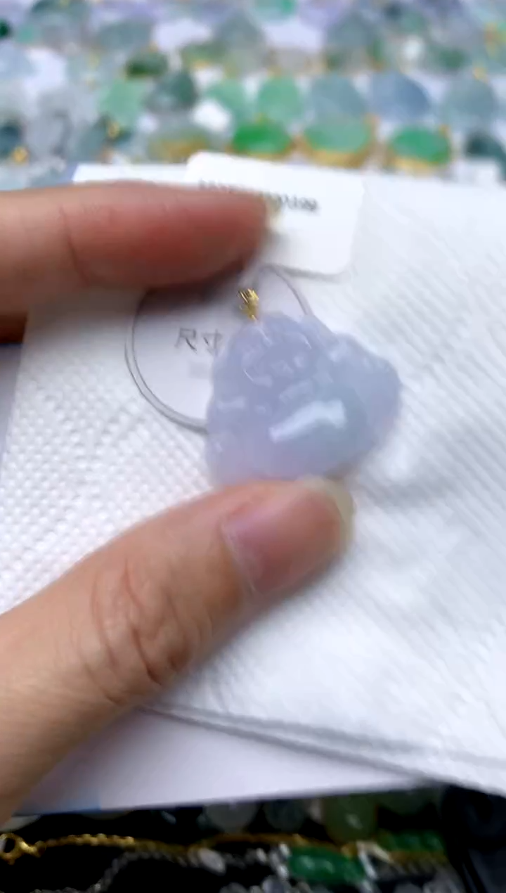 颈饰18K金镶嵌翡翠天然A货翡翠