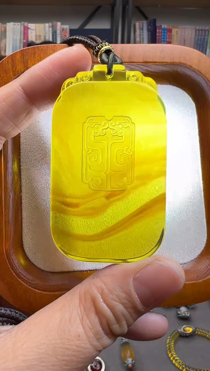 【闪购商品】琥珀颈饰未镶嵌仿古双龙护主吊坠