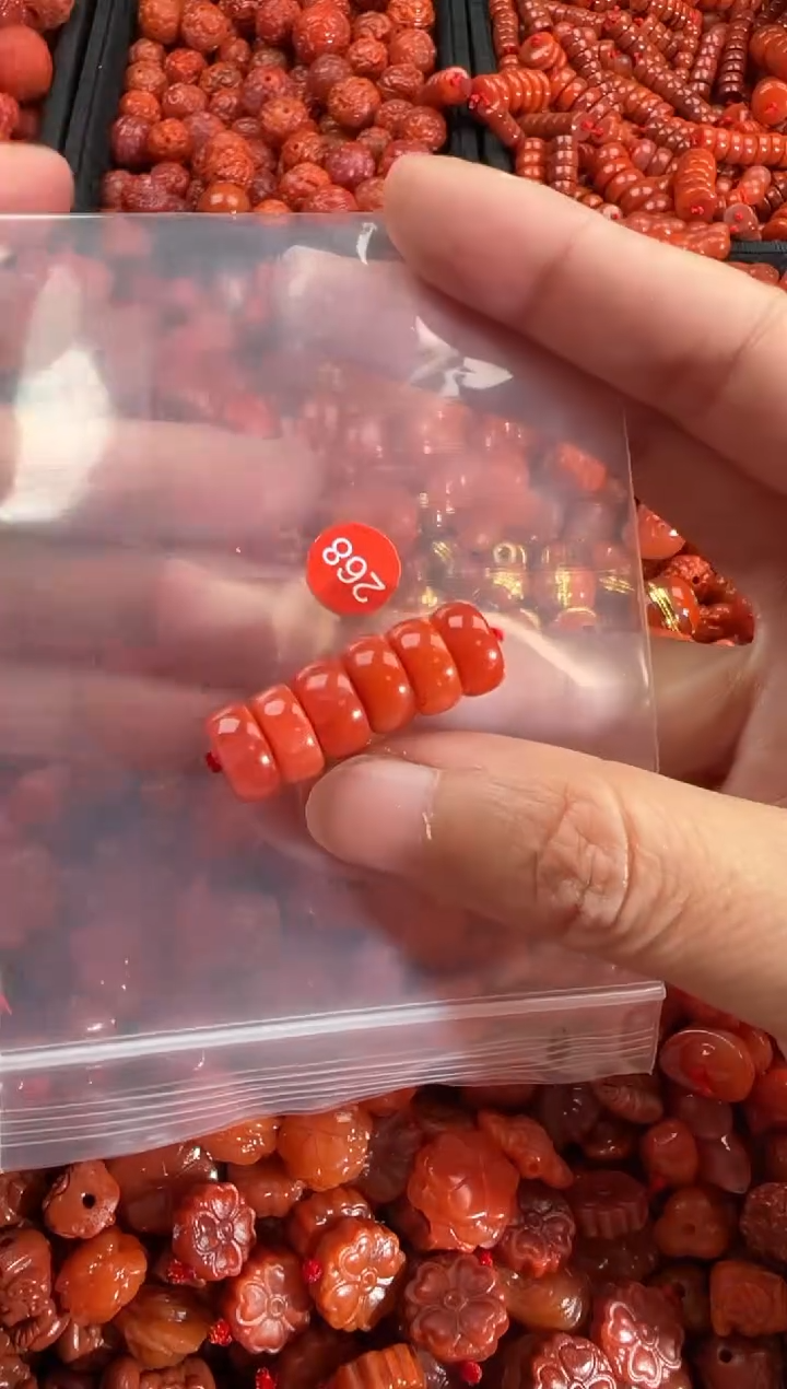 【闪购商品】南红玛瑙颈饰未镶嵌1