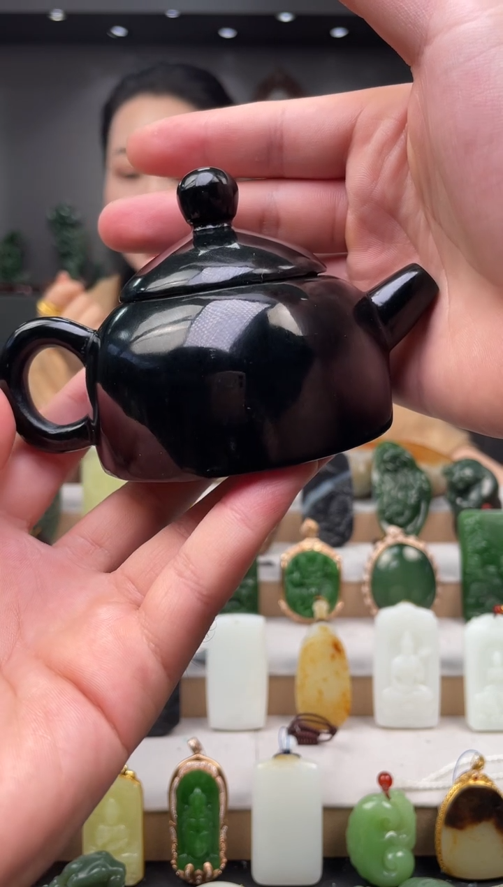 未镶嵌和田玉摆件茶壶