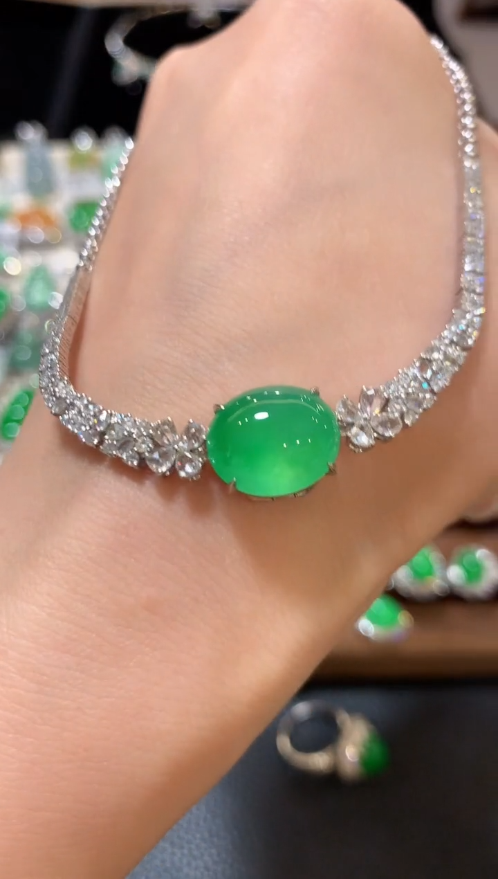 套链18K金镶嵌翡翠用****7m37  