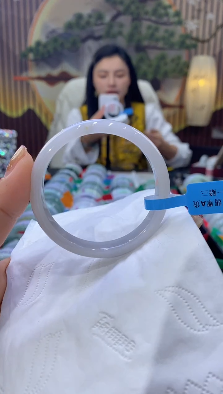 【闪购商品】翡翠手镯未镶嵌多人00459