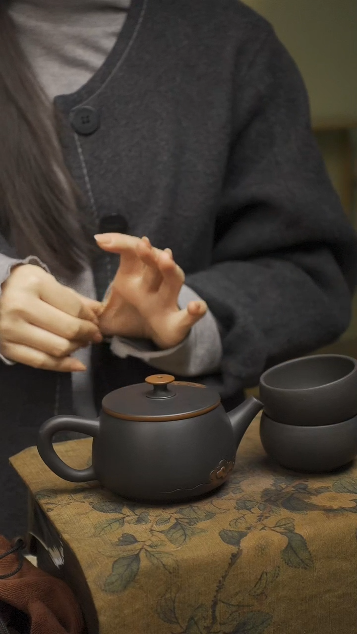 紫陶祥云汉瓦茶壶