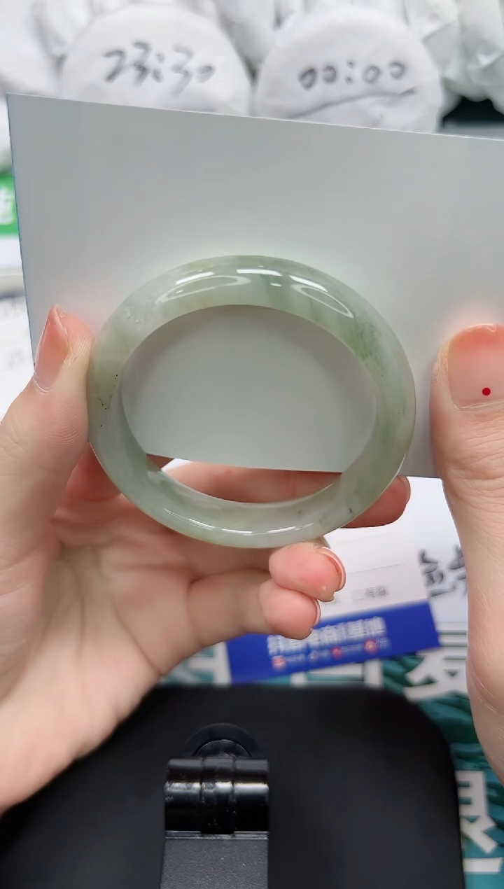 【闪购商品】石英质玉手镯未镶嵌K244-51