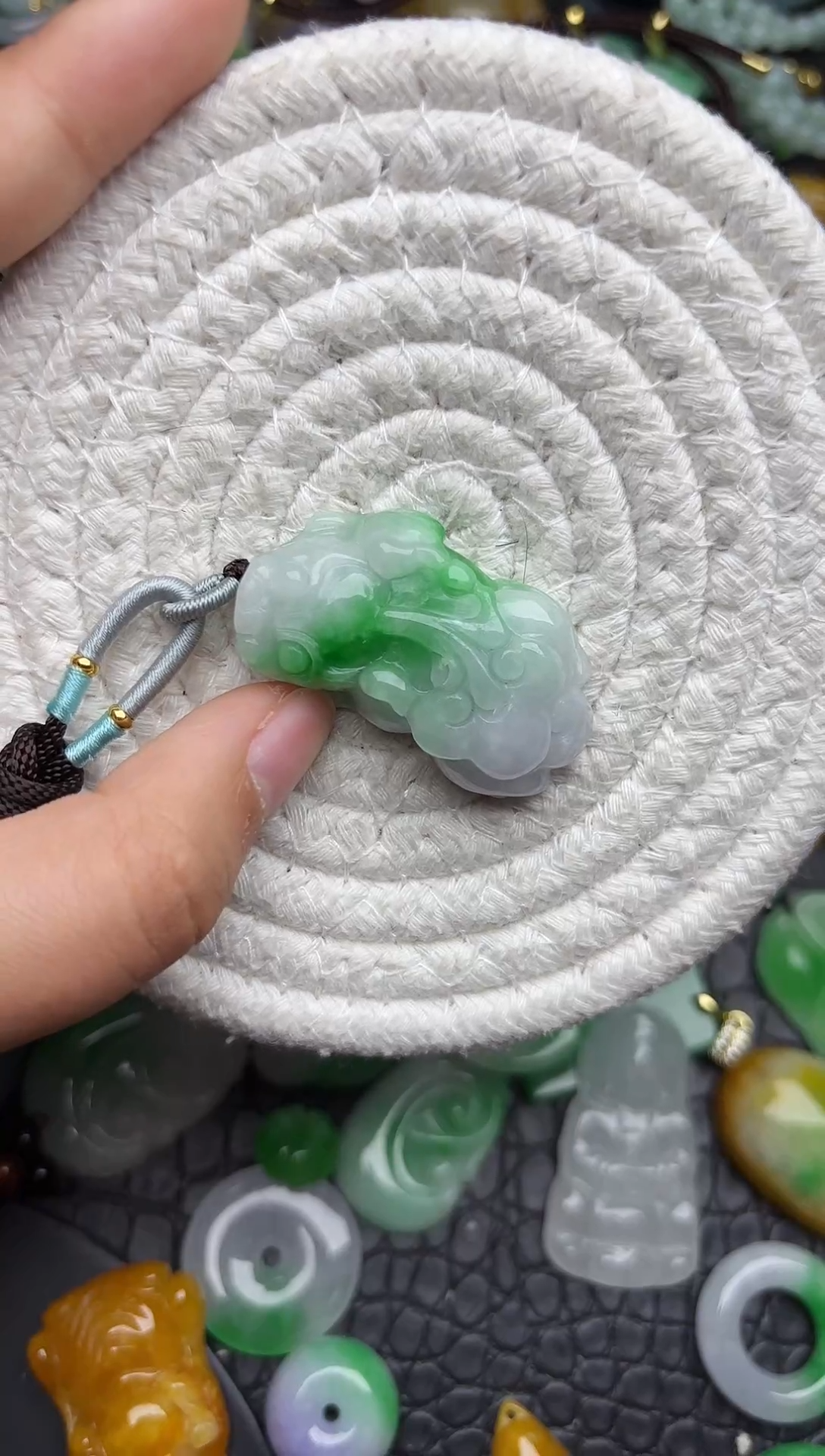 颈饰未镶嵌翡翠缅甸翡翠吊坠