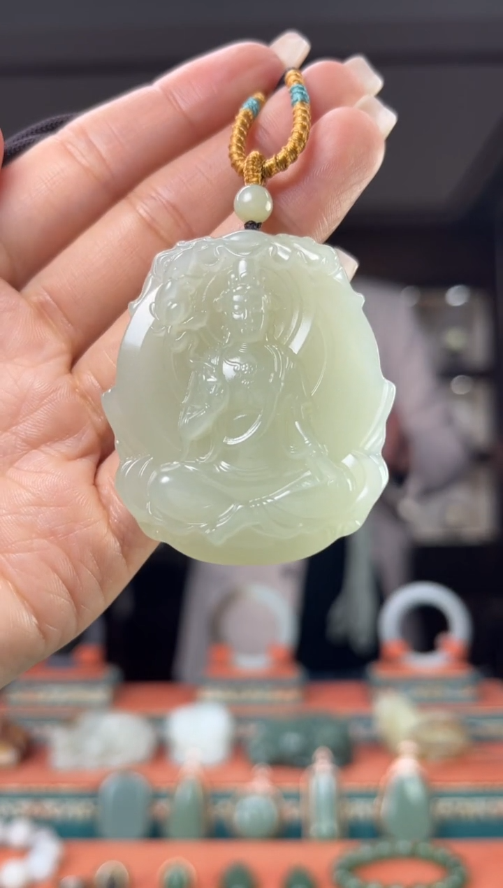 颈饰未镶嵌和田玉佩佩