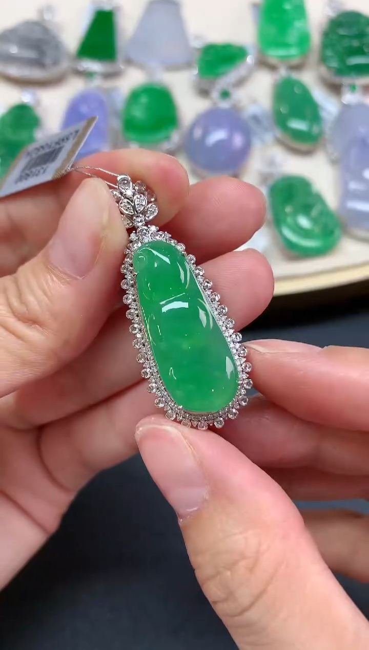 【闪购商品】翡翠吊坠(不含链)18K金镶嵌Q172|19800