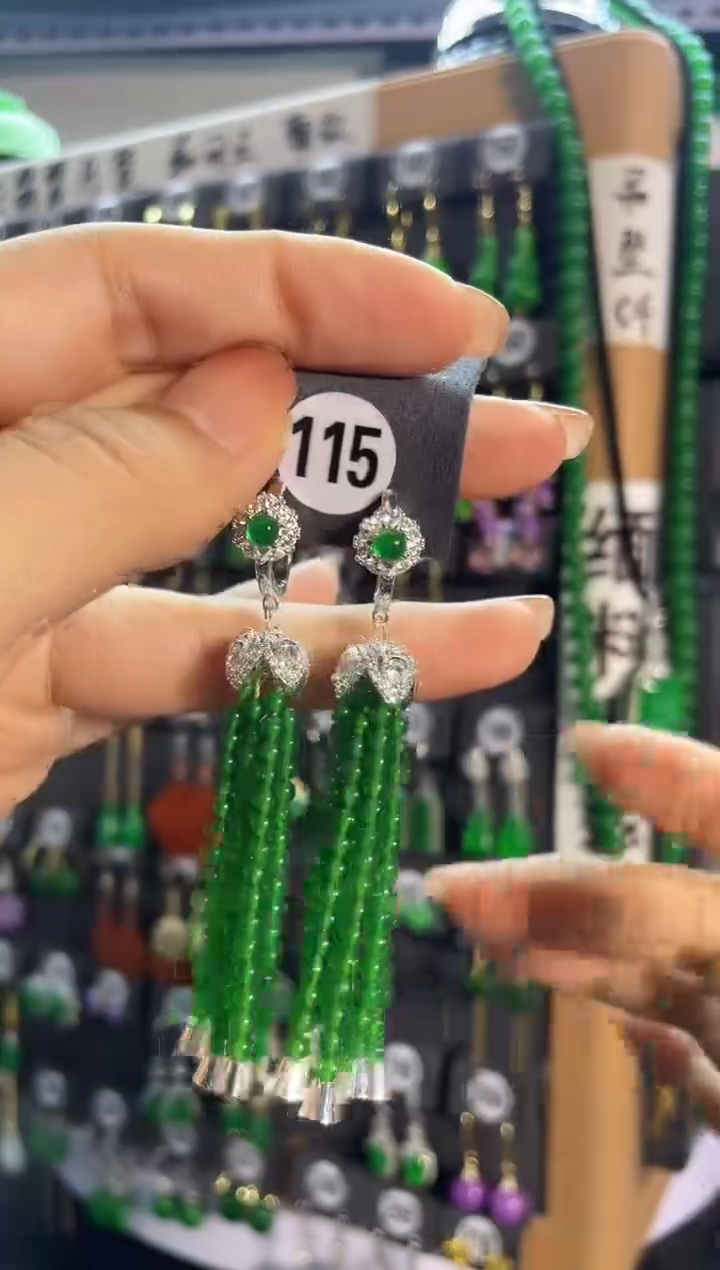 【闪购商品】翡翠耳饰银S925镶嵌115...