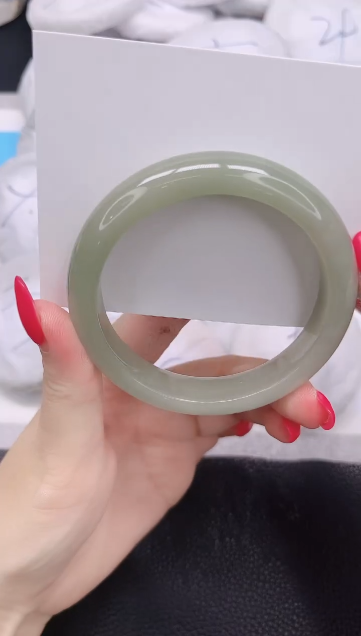 未镶嵌手镯石英质玉143-60.1