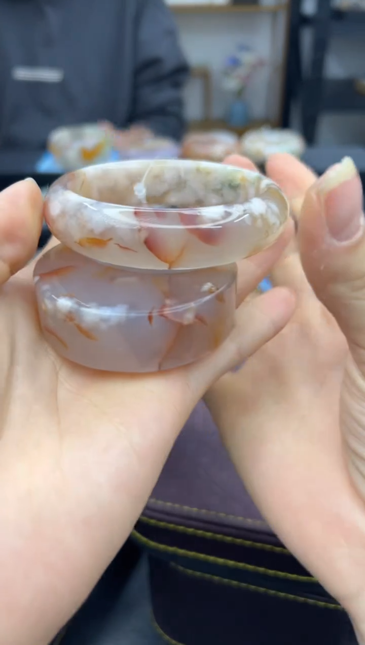 【闪购商品】石英质玉手镯未镶嵌A1328(58圈赠送镯心)