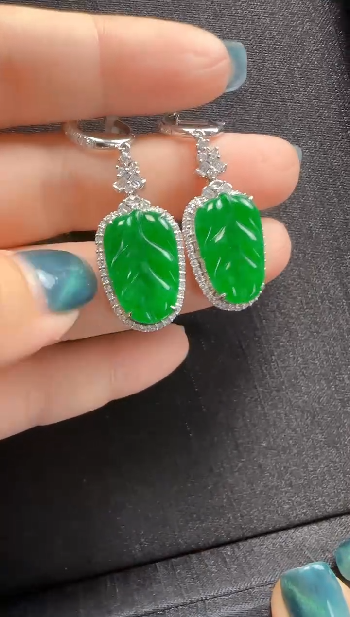 【闪购商品】翡翠耳环18K金镶嵌132叶子一对