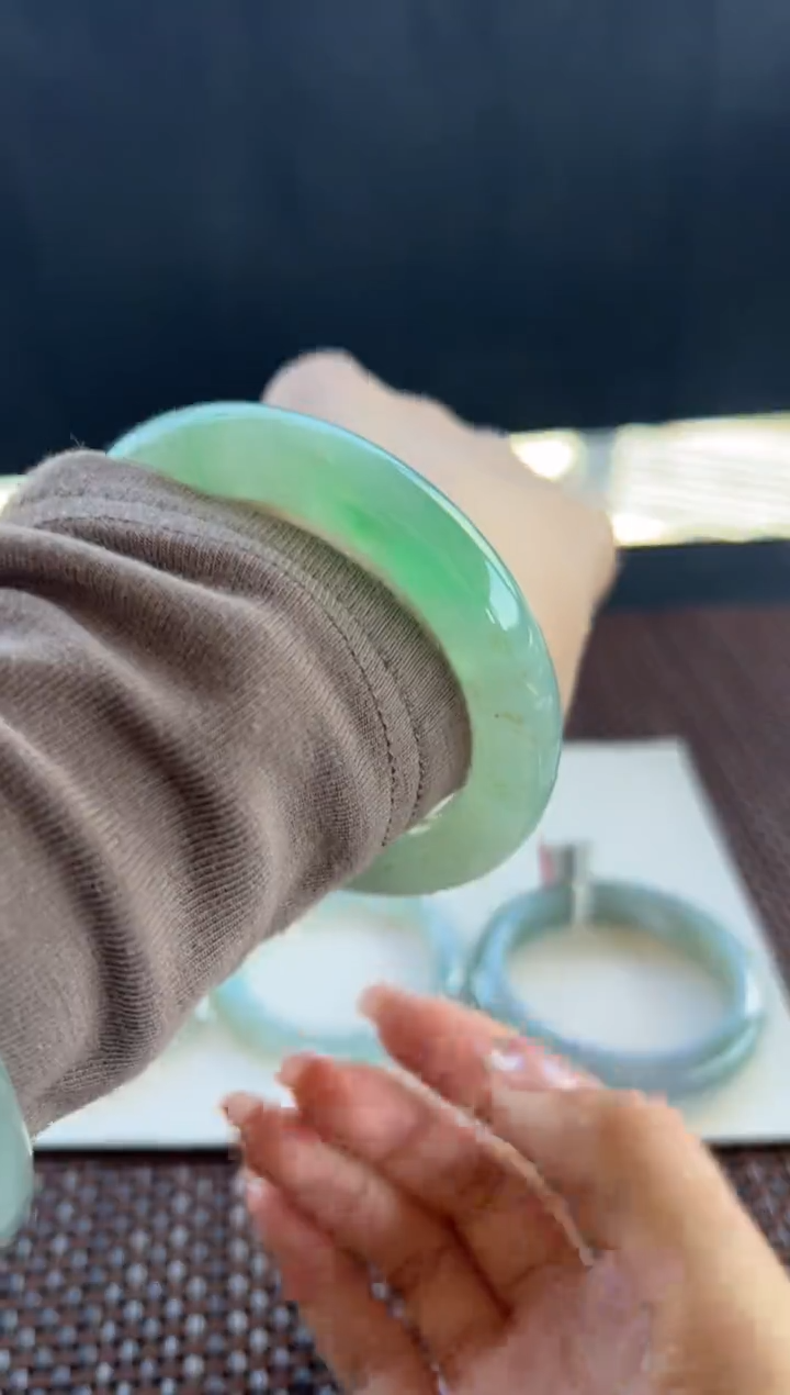 【闪购商品】翡翠手镯未镶嵌45号54.8*11.4*11.4