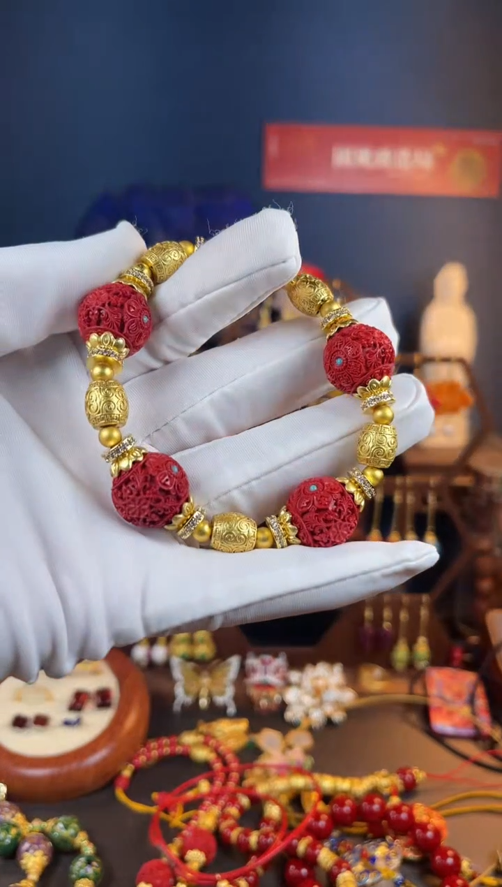 【闪购商品】红红满雕工设计师款手串