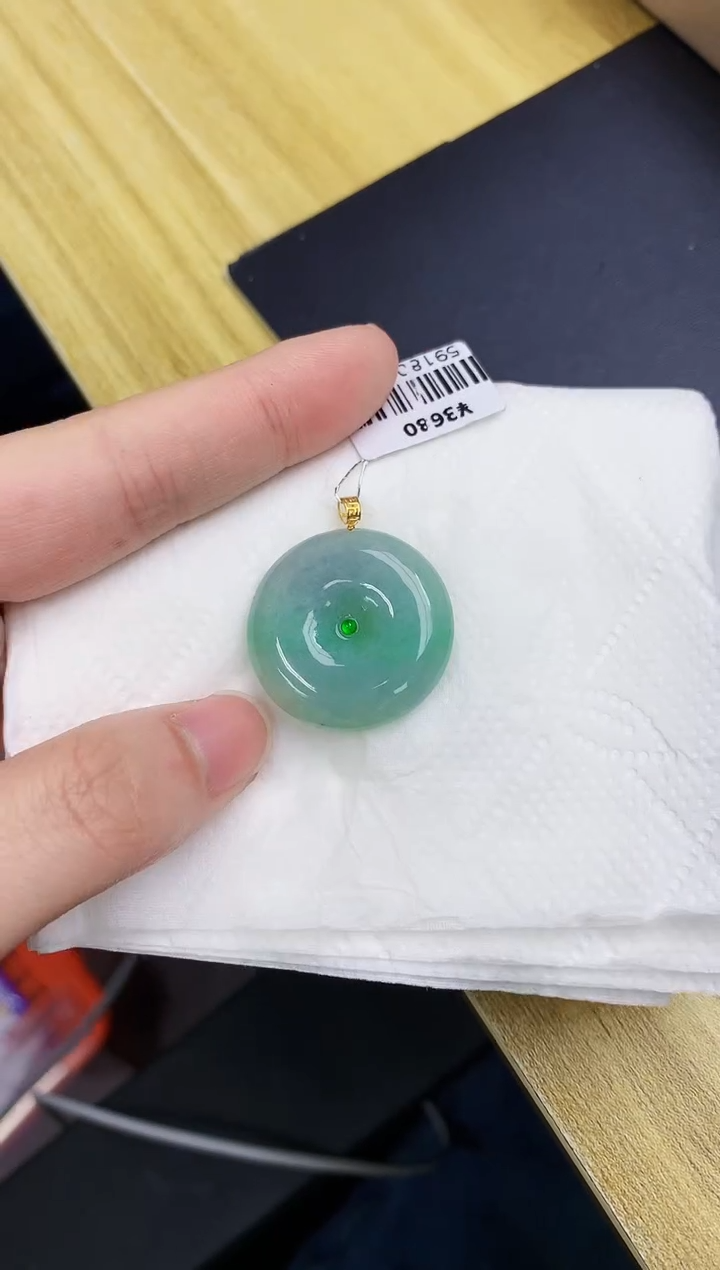 颈饰18K金镶嵌翡翠天然A货