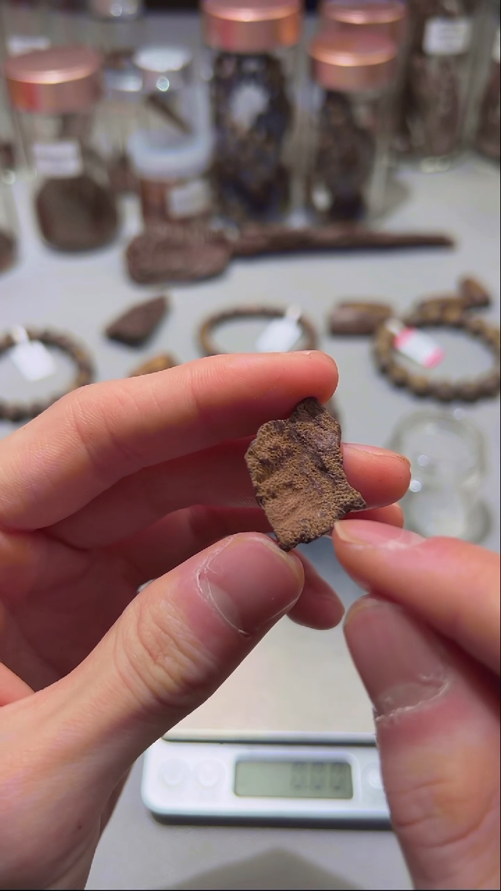 【闪购商品】沉香手把件海南土沉料1.3g