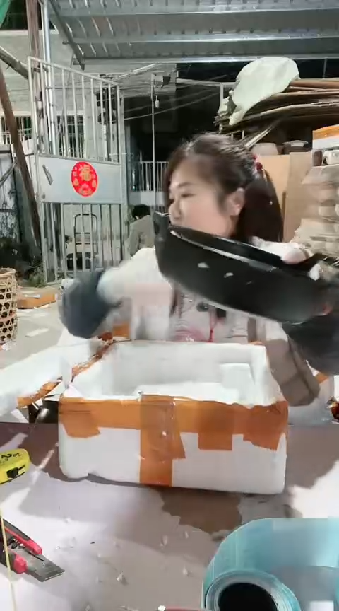 【闪购商品】325瑕疵黑色煎盘，，