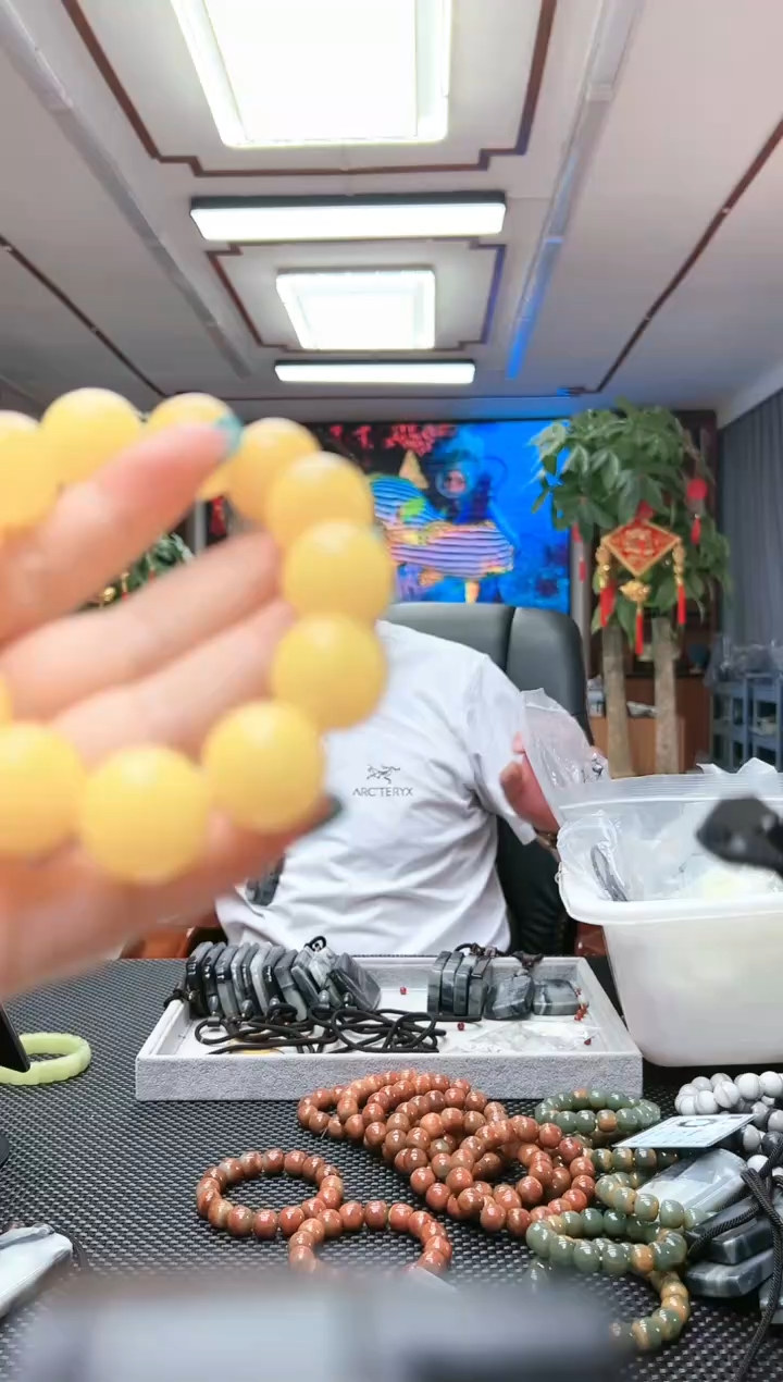 未镶嵌琥珀手链多样性发货其中发一