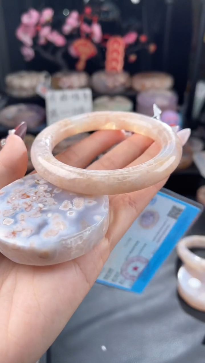 【闪购商品】石英质玉手镯未镶嵌58