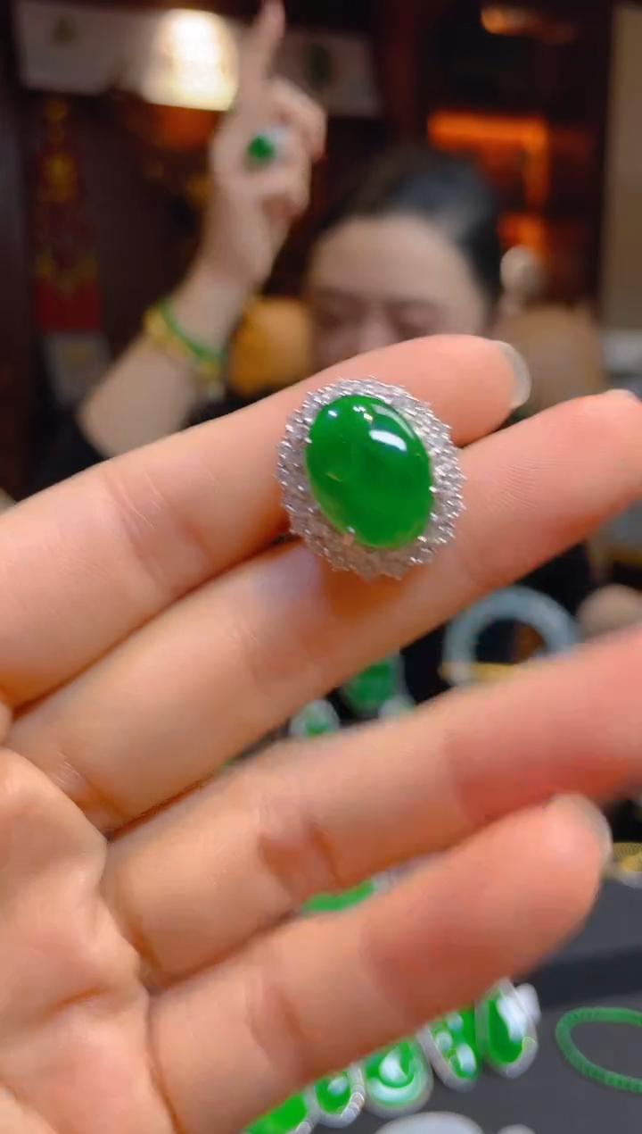 【闪购商品】翡翠颈饰银S925镶嵌117490天然A货翡翠蛋面