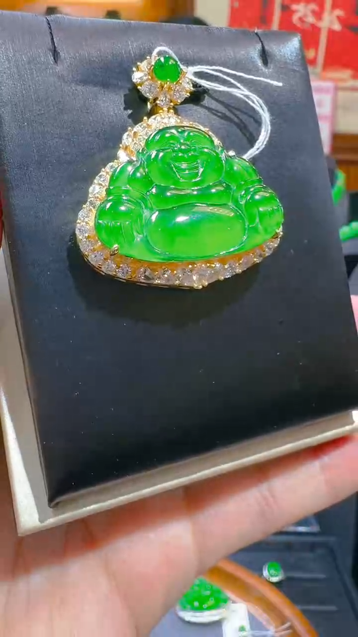 【闪购商品】翡翠吊坠(赠链)银S925镶嵌天然A货翡翠